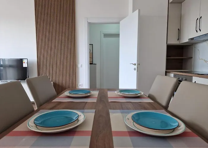 Red & White Palace Appartement *