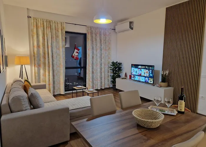 Red & White Palace Apartmán *