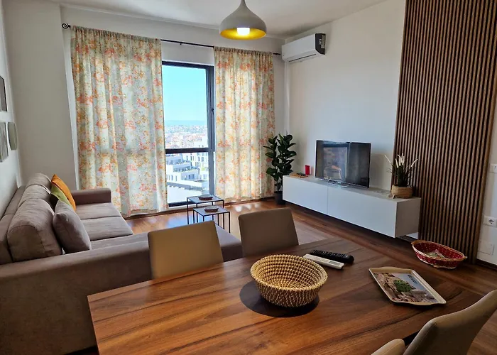 Red & White Palace Appartement *