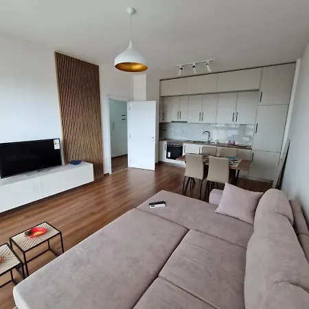 Red & White Palace Apartman Tirana