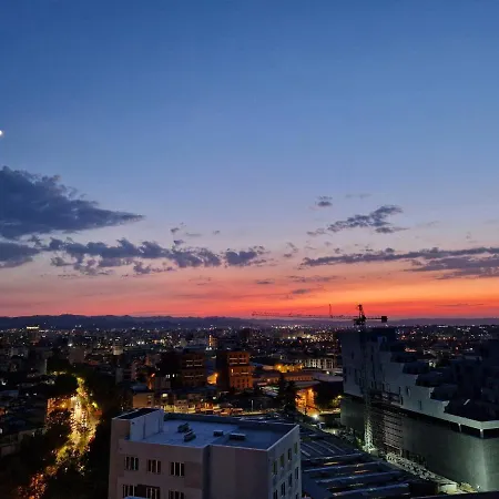 Red & White Palace Apartman