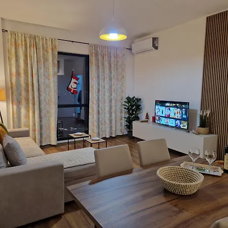 Red & White Palace Apartman *