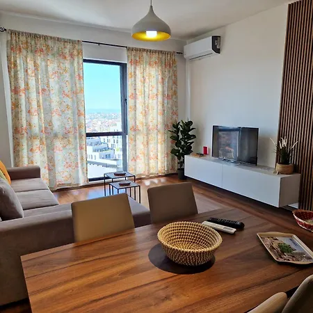 Red & White Palace Apartman *