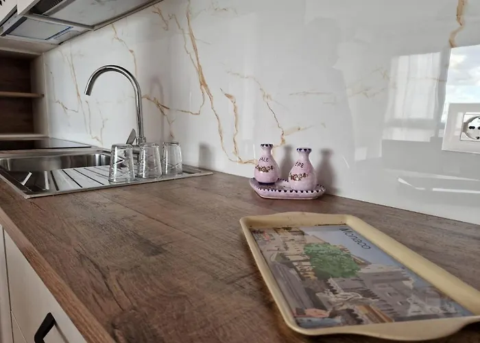 דירה Red & White Palace *